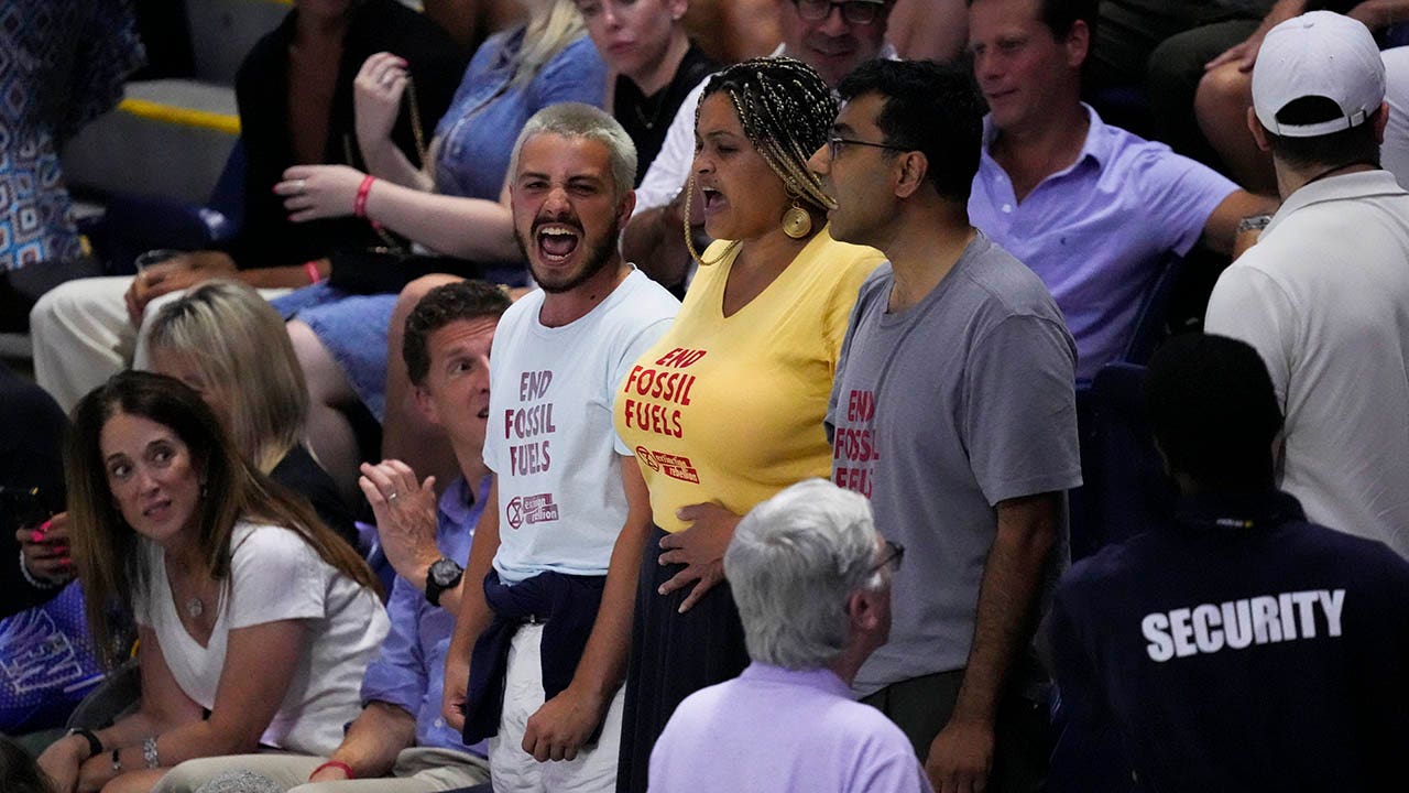 "Cacciateli". Ecoattivisti agli US Open di tennis, il VIDEO