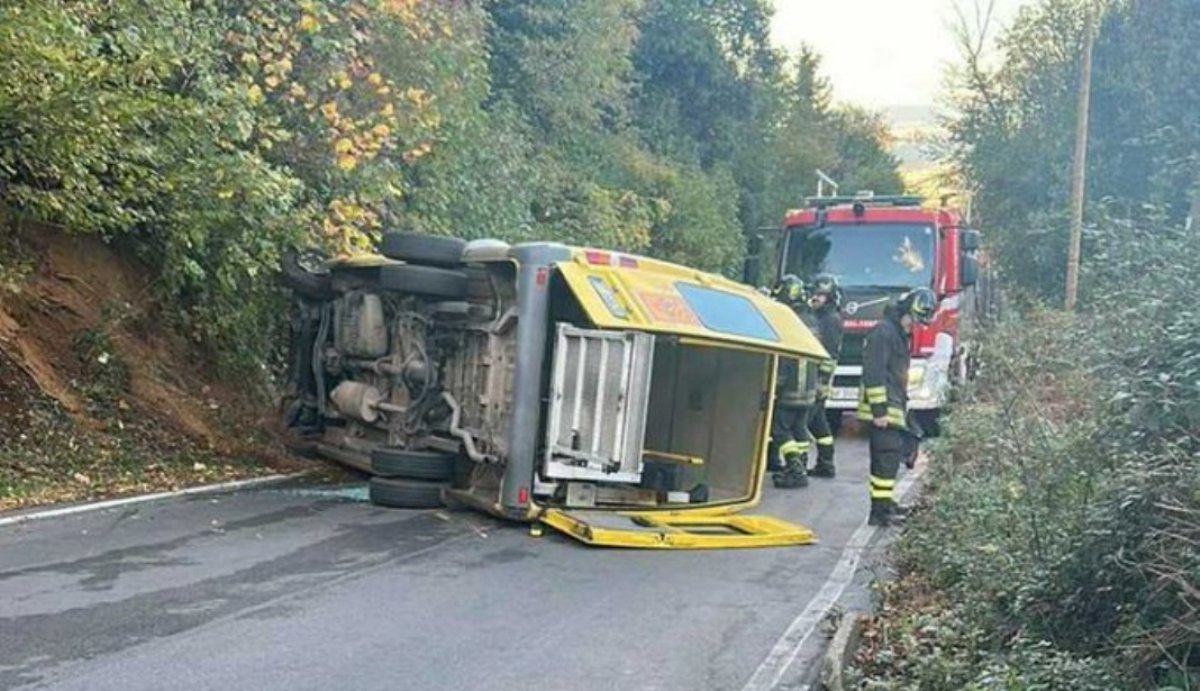 Malore, Scuolabus Si Ribalta Su Se Stesso: Bambini E Autista In ...